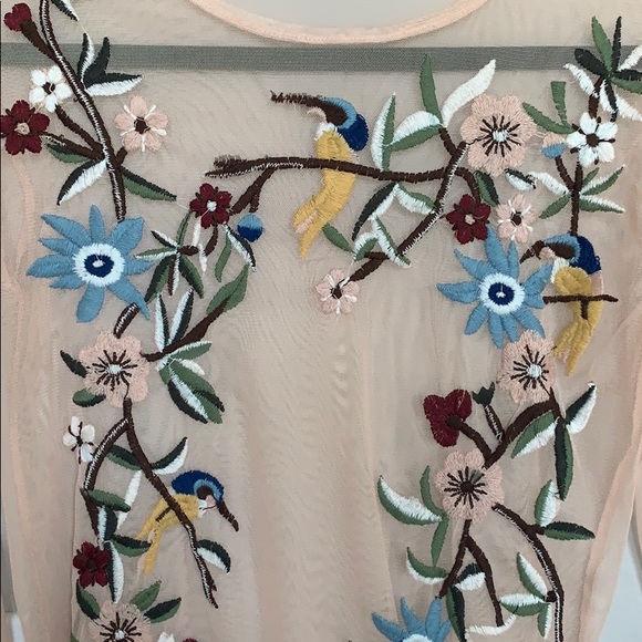 ⭐️SOLD⭐️Sheer Embroidered Top - Picture 4 of 4